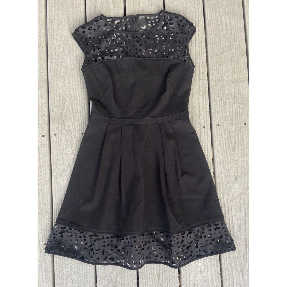 Lauren Ralph Lauren Black Laser Cut Fit & Flare Cocktail Skater LBD Dress Sz 4